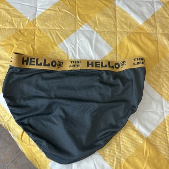 Hello on me brief - Picture 3 of 3